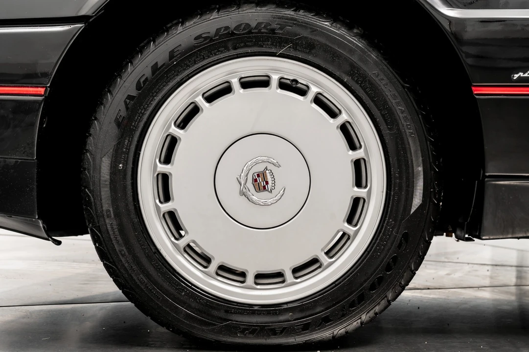 1991 Cadillac Allante - Image 10 of 21