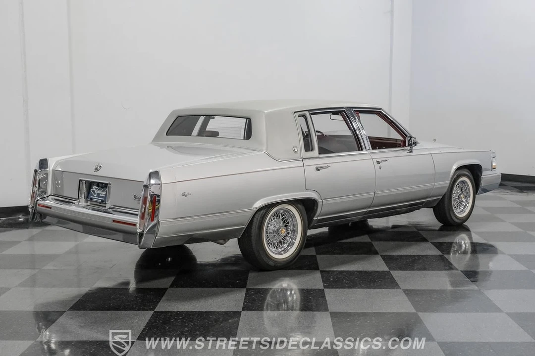 1991 Cadillac Brougham - Image 12 of 31