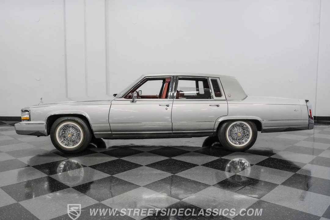 1991 Cadillac Brougham - Image 3 of 31