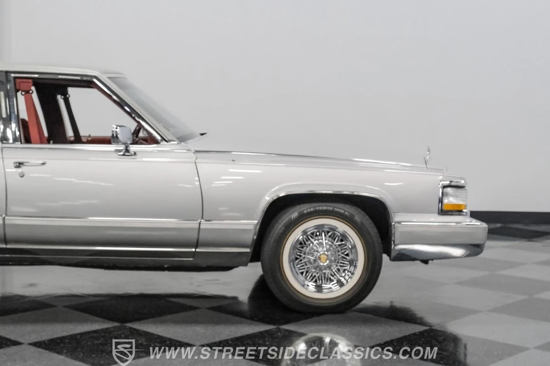 1991 Cadillac Brougham - Image 30 of 31