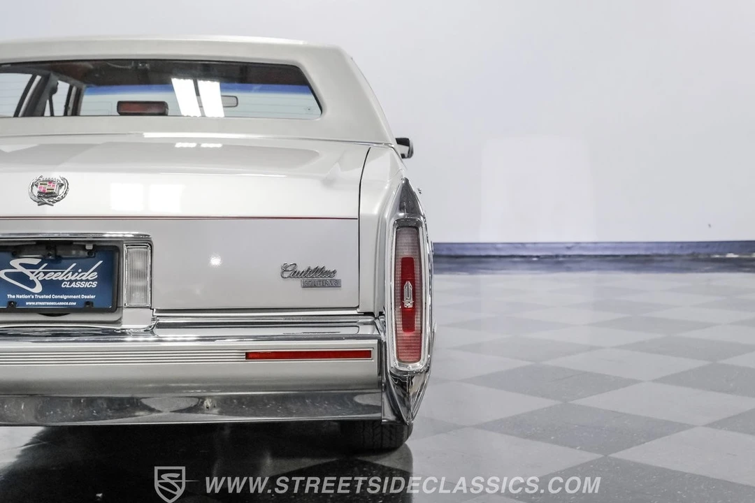 1991 Cadillac Brougham - Image 26 of 31