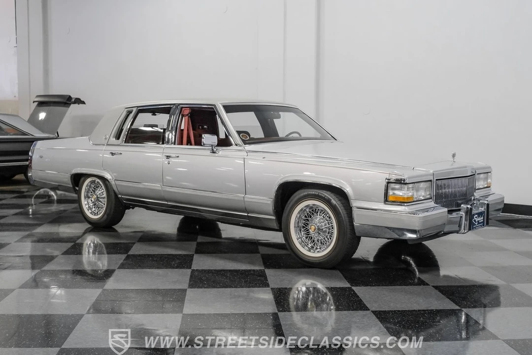 1991 Cadillac Brougham - Image 15 of 31