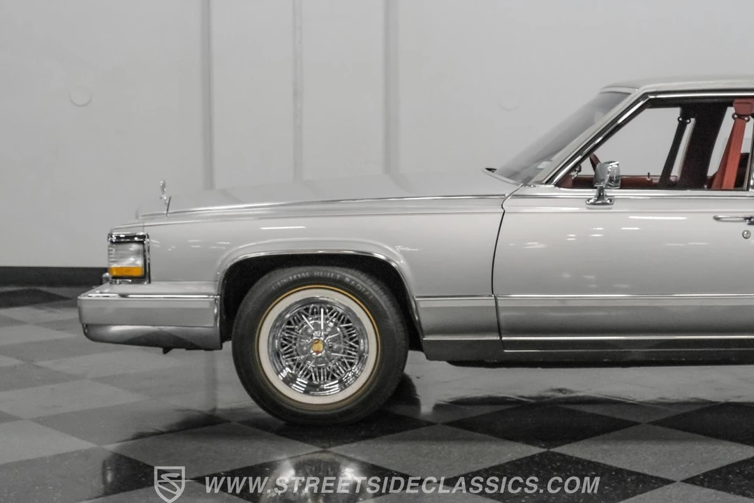 1991 Cadillac Brougham - Image 23 of 31