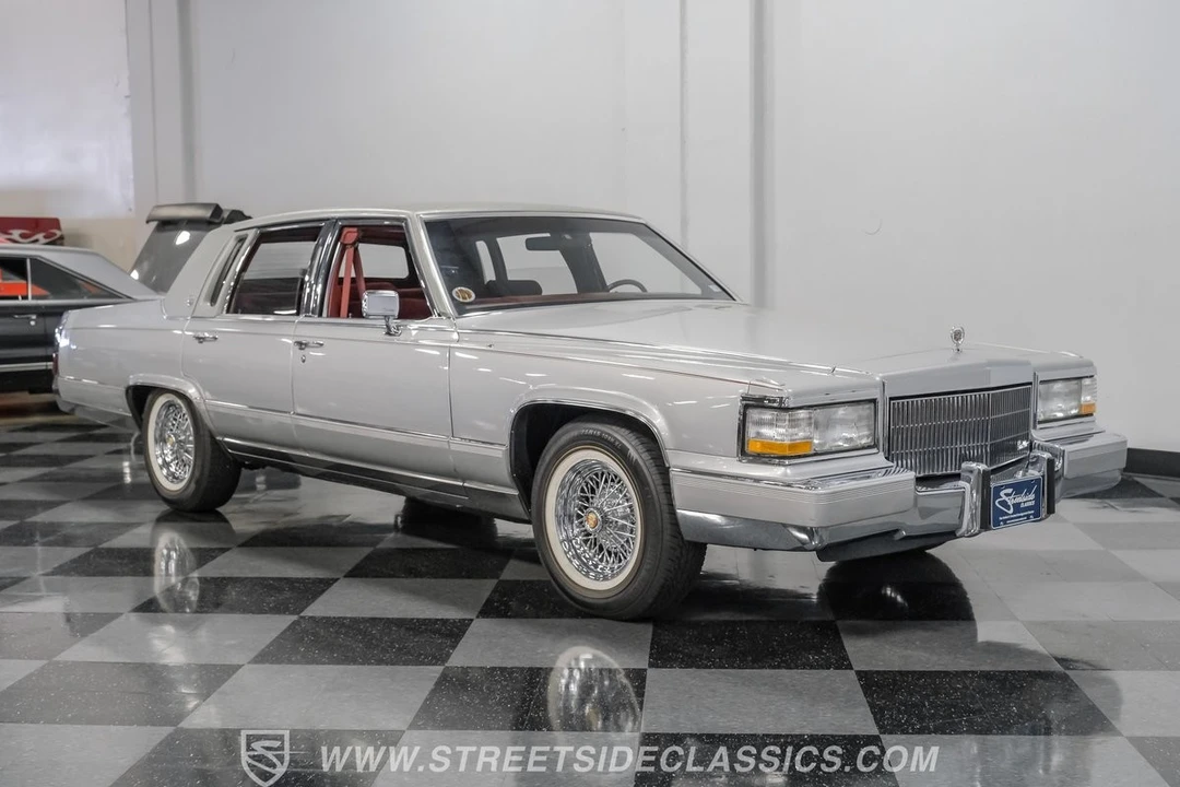 1991 Cadillac Brougham - Image 16 of 31