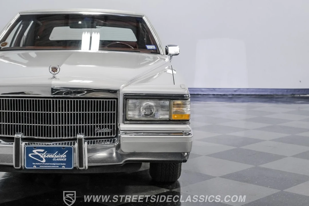 1991 Cadillac Brougham - Image 20 of 31
