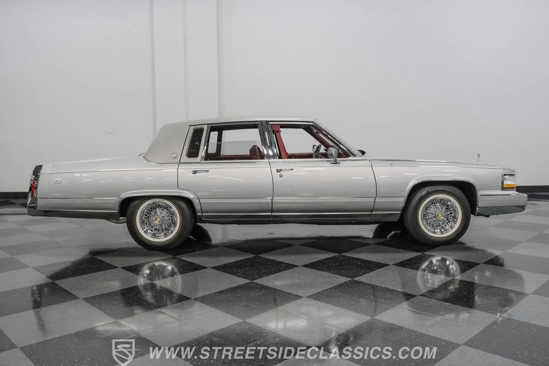 1991 Cadillac Brougham - Image 14 of 31