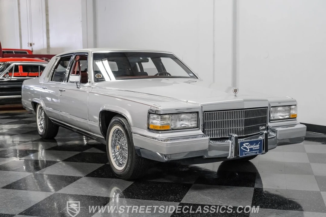 1991 Cadillac Brougham - Image 17 of 31