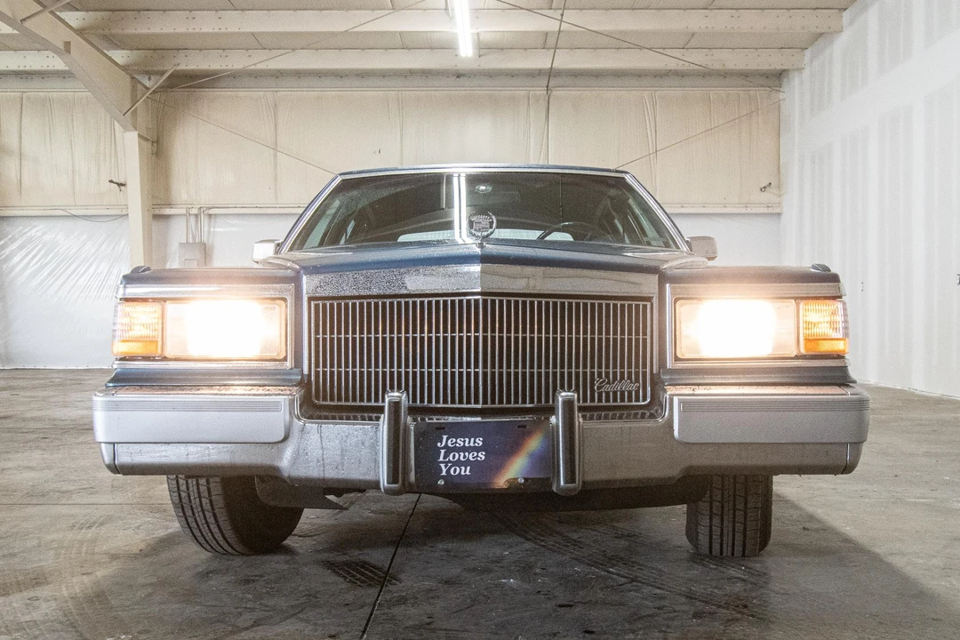 1991 Cadillac Brougham - Image 5 of 31