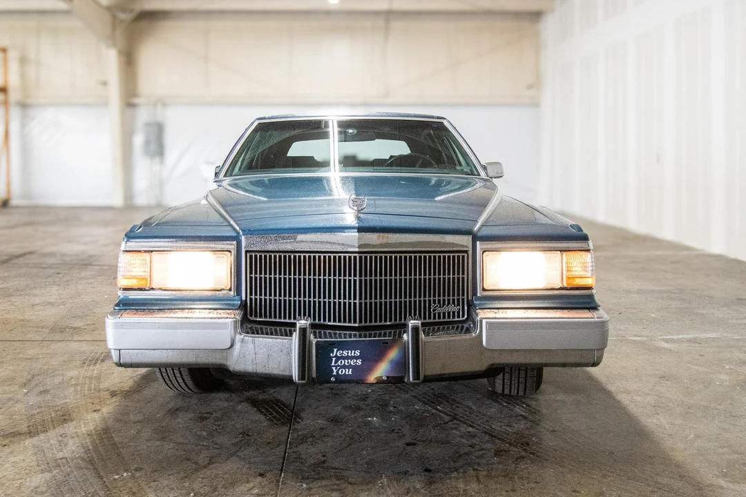 1991 Cadillac Brougham - Image 4 of 31
