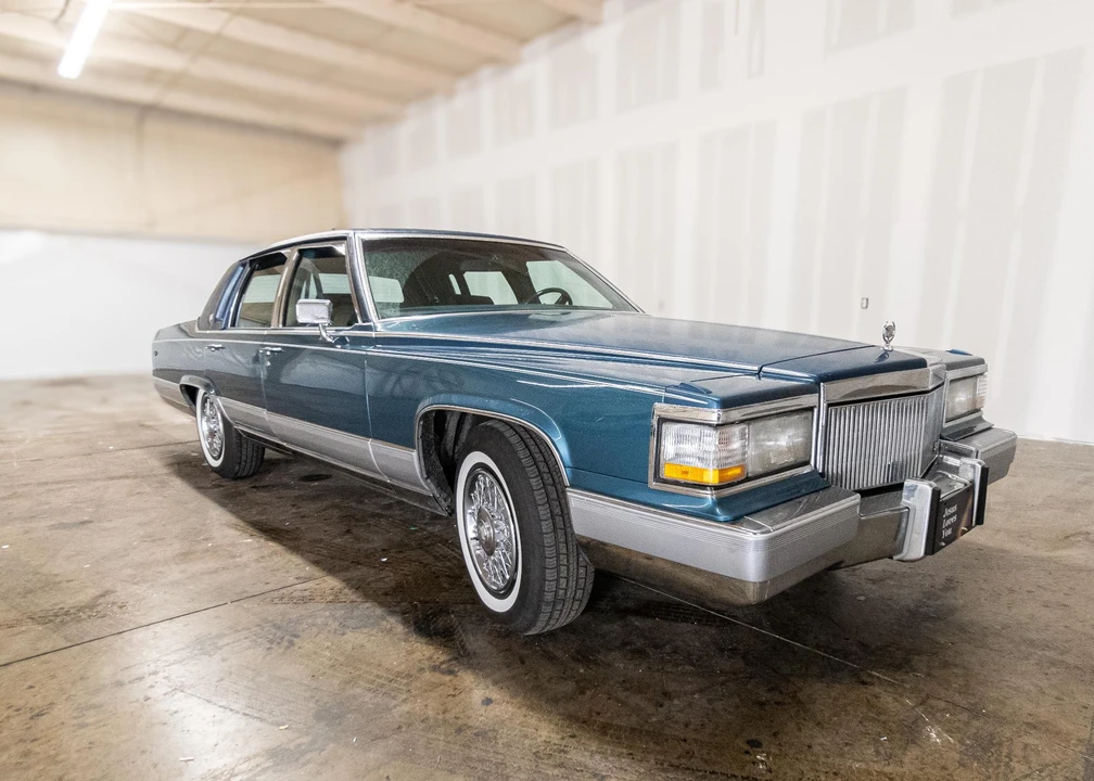 1991 Cadillac Brougham - Image 7 of 31