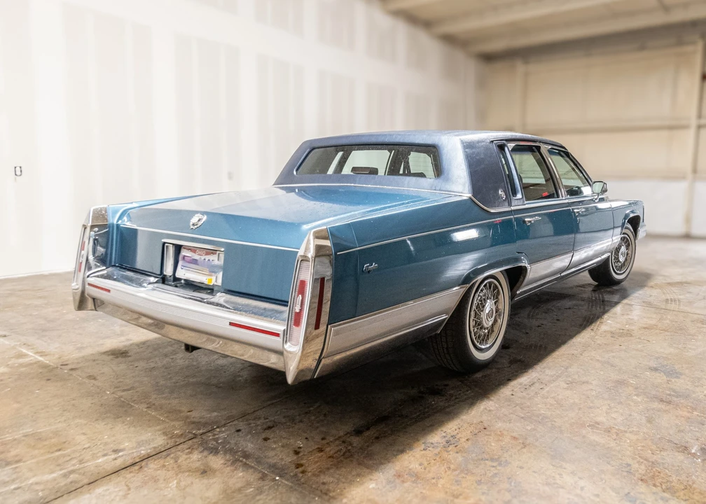 1991 Cadillac Brougham - Image 9 of 31