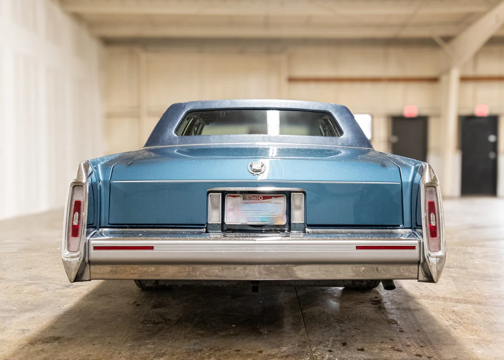1991 Cadillac Brougham - Image 11 of 31