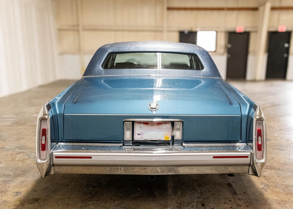 1991 Cadillac Brougham - Image 10 of 31