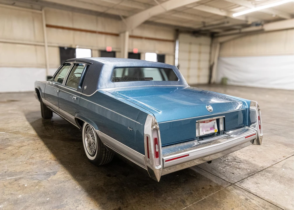 1991 Cadillac Brougham - Image 13 of 31