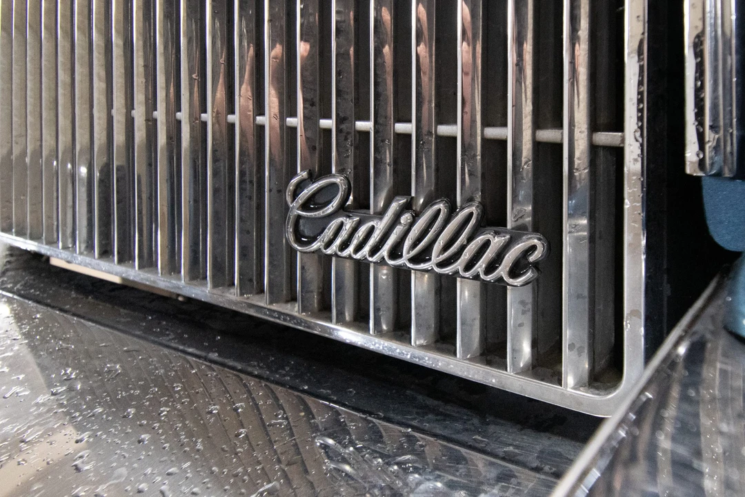 1991 Cadillac Brougham - Image 27 of 31