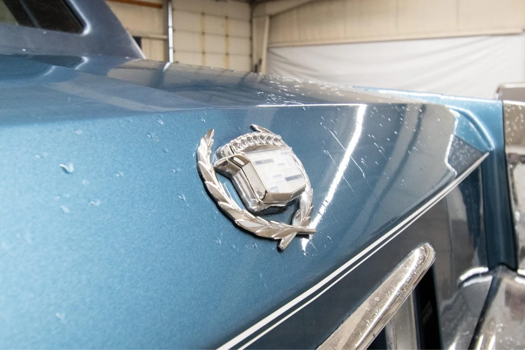 1991 Cadillac Brougham - Image 28 of 31