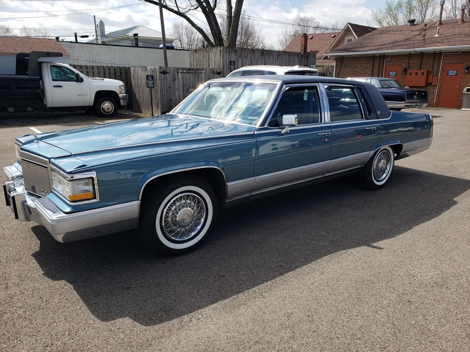 1991 Cadillac Brougham - Image 15 of 31