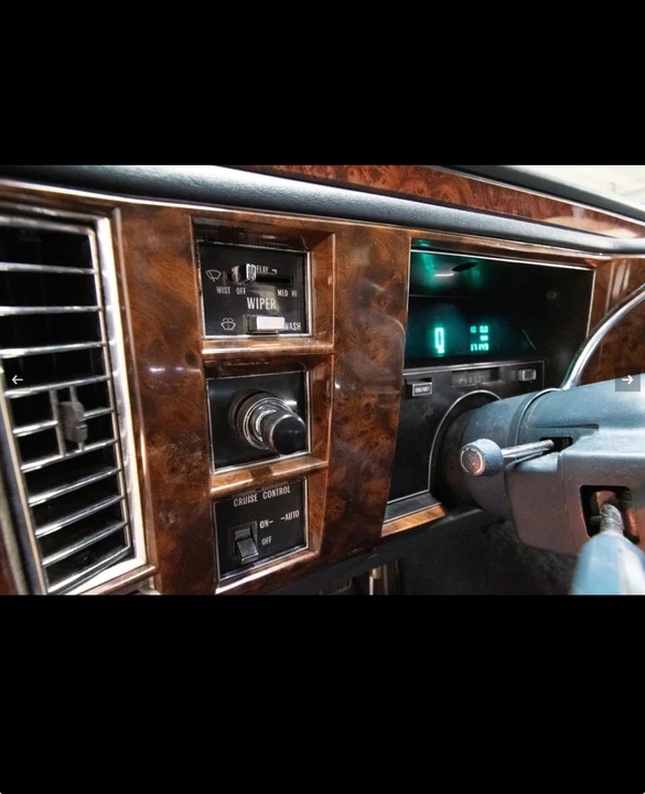 1991 Cadillac Brougham - Image 22 of 31