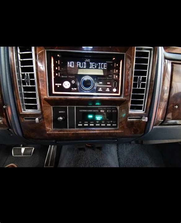 1991 Cadillac Brougham - Image 23 of 31