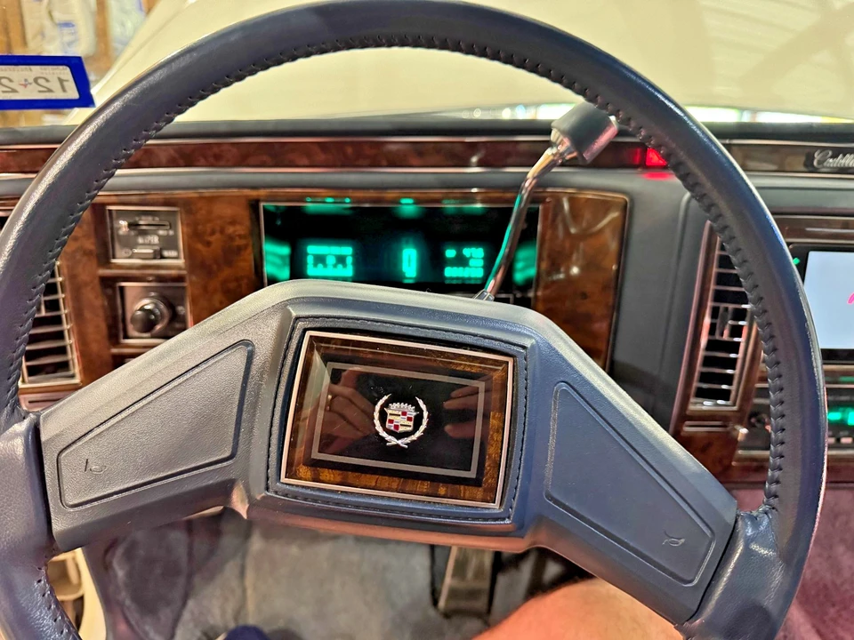 1991 Cadillac Brougham - Image 12 of 21