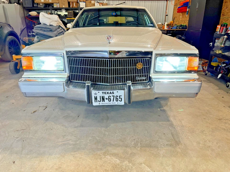 1991 Cadillac Brougham - Image 4 of 21