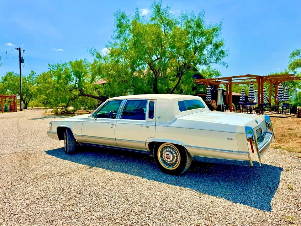1991 Cadillac Brougham - Image 6 of 21