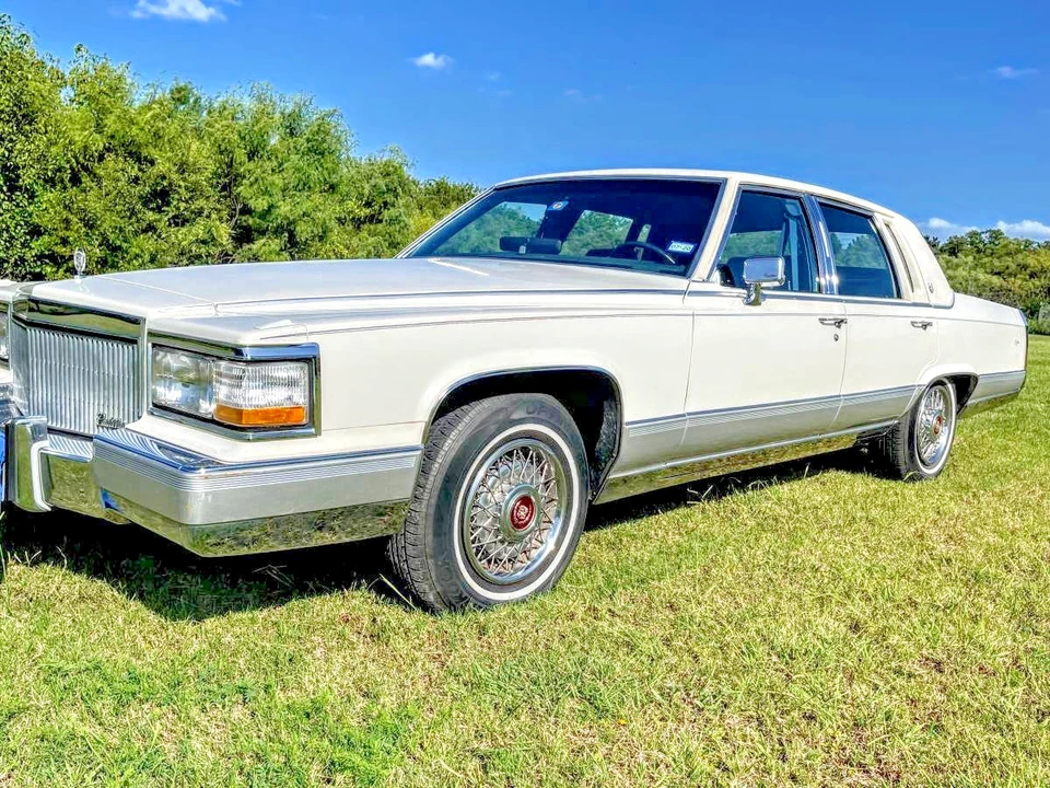 1991 Cadillac Brougham - Image 8 of 21