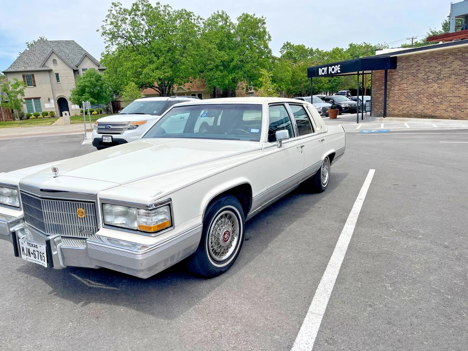 1991 Cadillac Brougham - Image 9 of 21