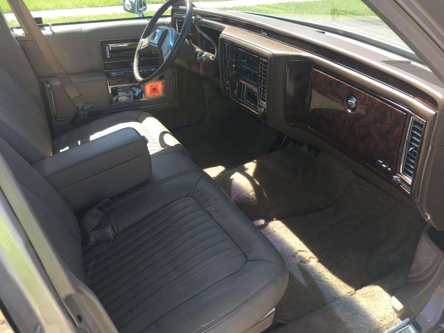 1991 Cadillac Brougham - Image 5 of 8