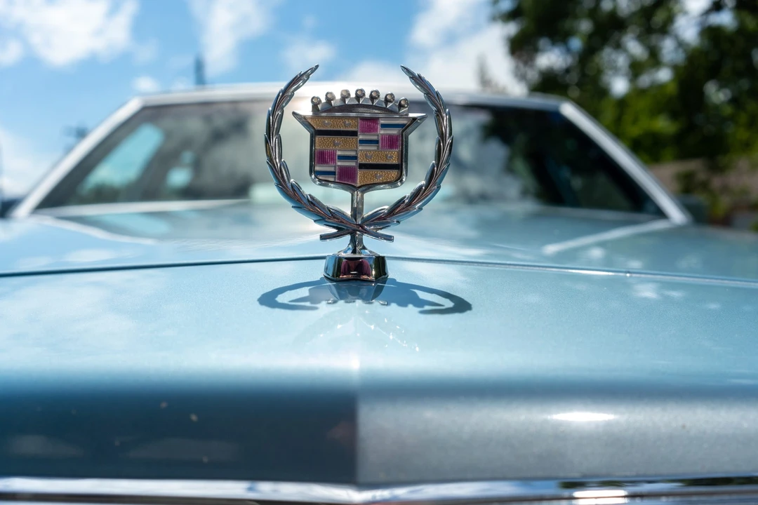 1991 Cadillac Brougham - Image 10 of 31