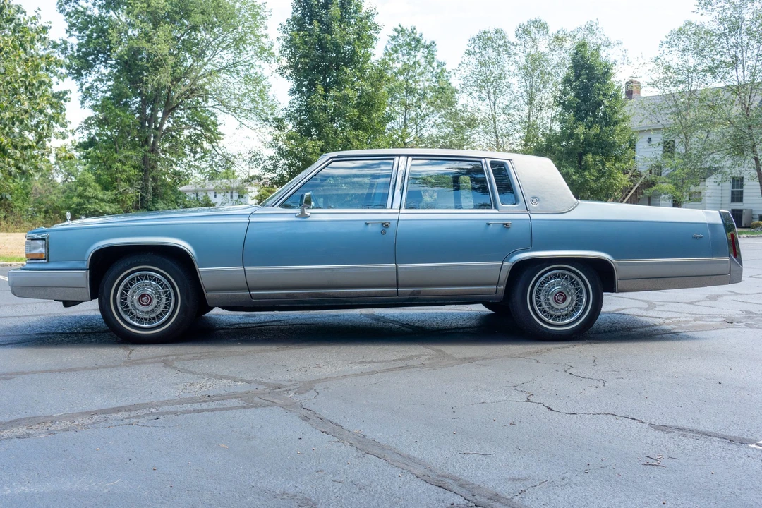 1991 Cadillac Brougham - Image 2 of 31
