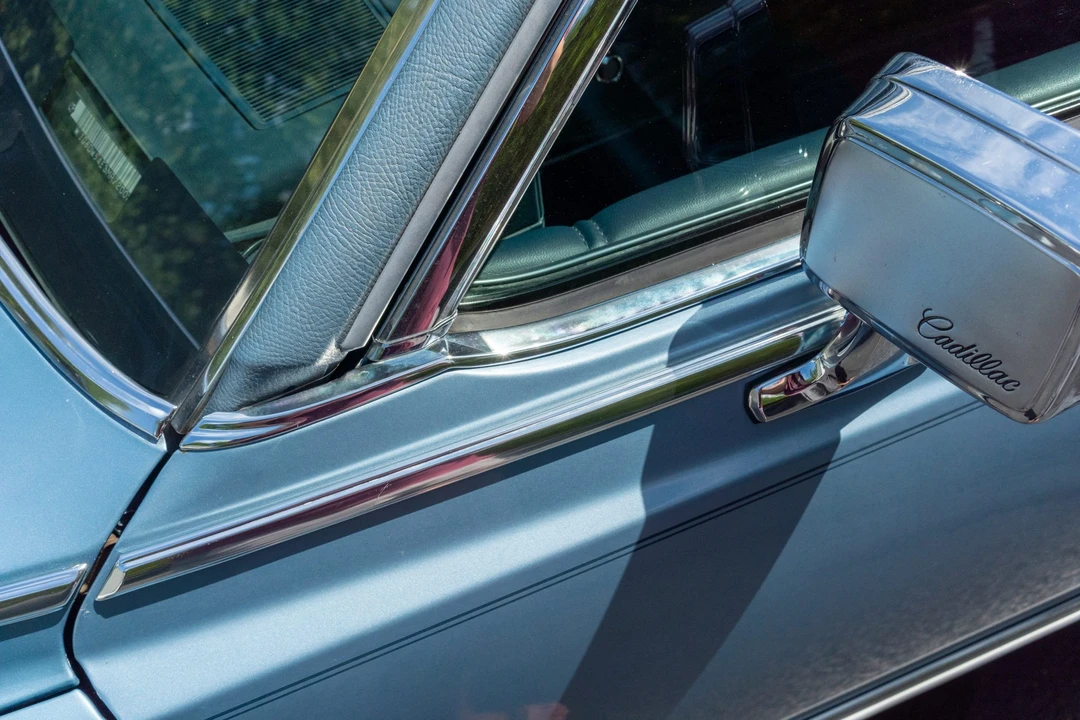 1991 Cadillac Brougham - Image 22 of 31