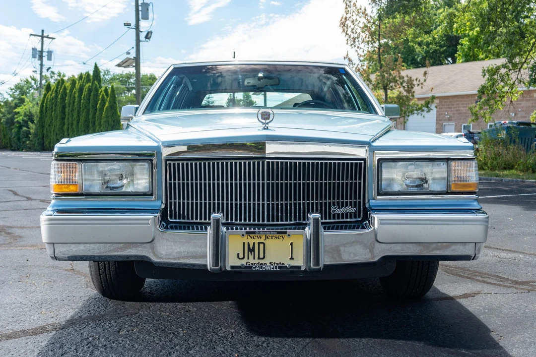 1991 Cadillac Brougham - Image 8 of 31