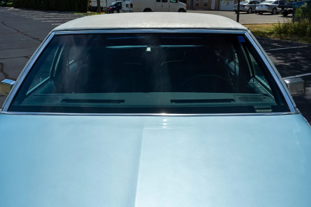 1991 Cadillac Brougham - Image 9 of 31