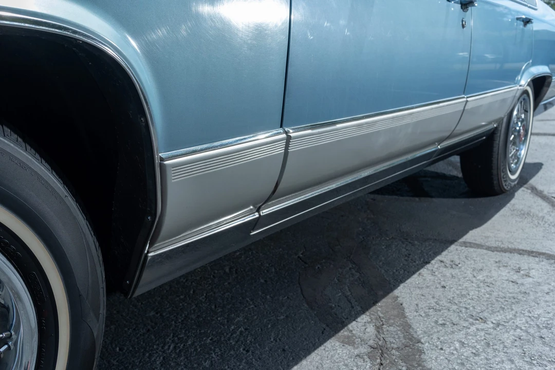 1991 Cadillac Brougham - Image 19 of 31