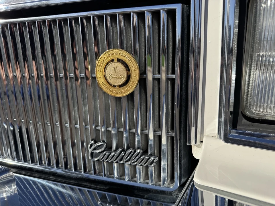 1991 Cadillac Brougham - Image 6 of 21
