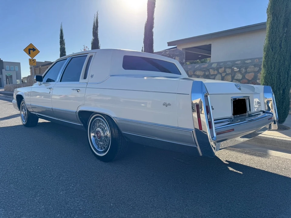 1991 Cadillac Brougham - Image 11 of 21
