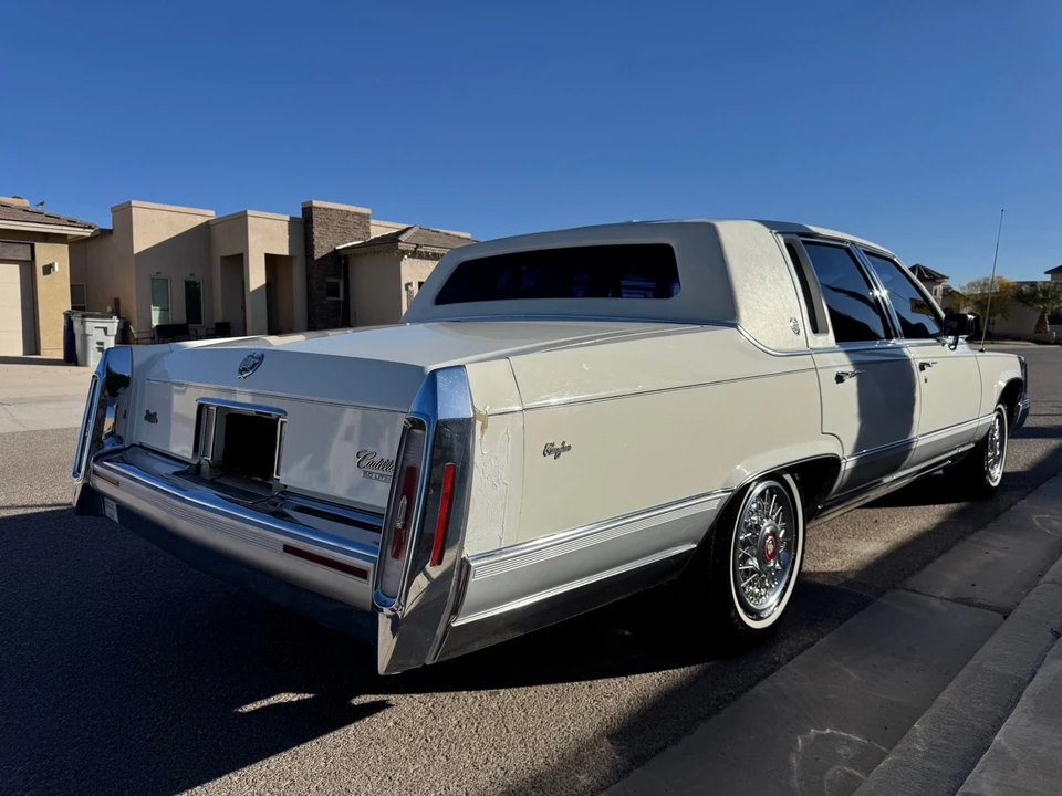 1991 Cadillac Brougham - Image 10 of 21
