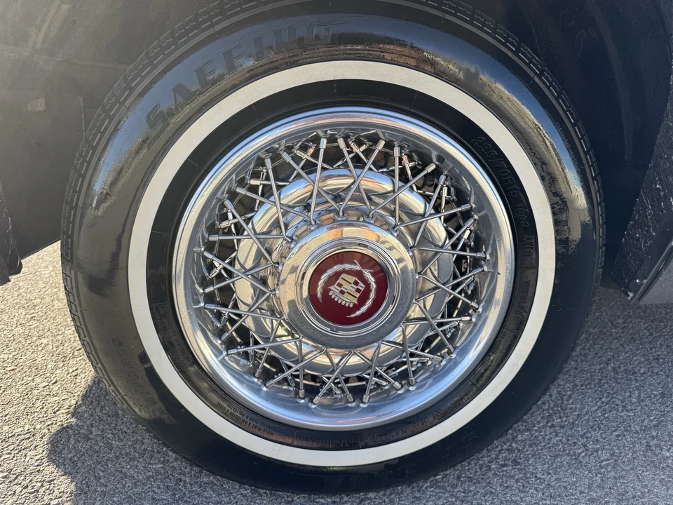 1991 Cadillac Brougham - Image 14 of 21