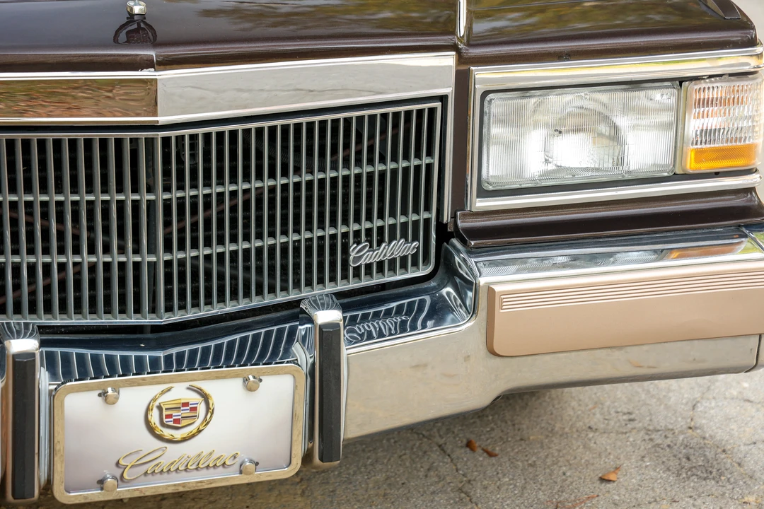 1991 Cadillac Brougham - Image 29 of 31