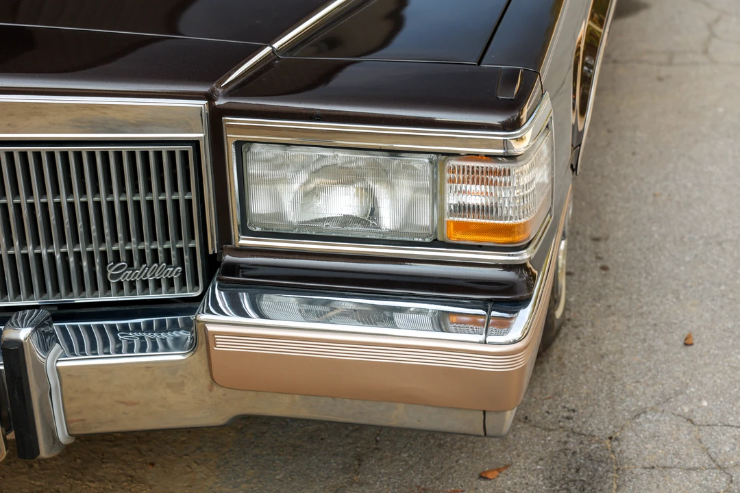 1991 Cadillac Brougham - Image 31 of 31