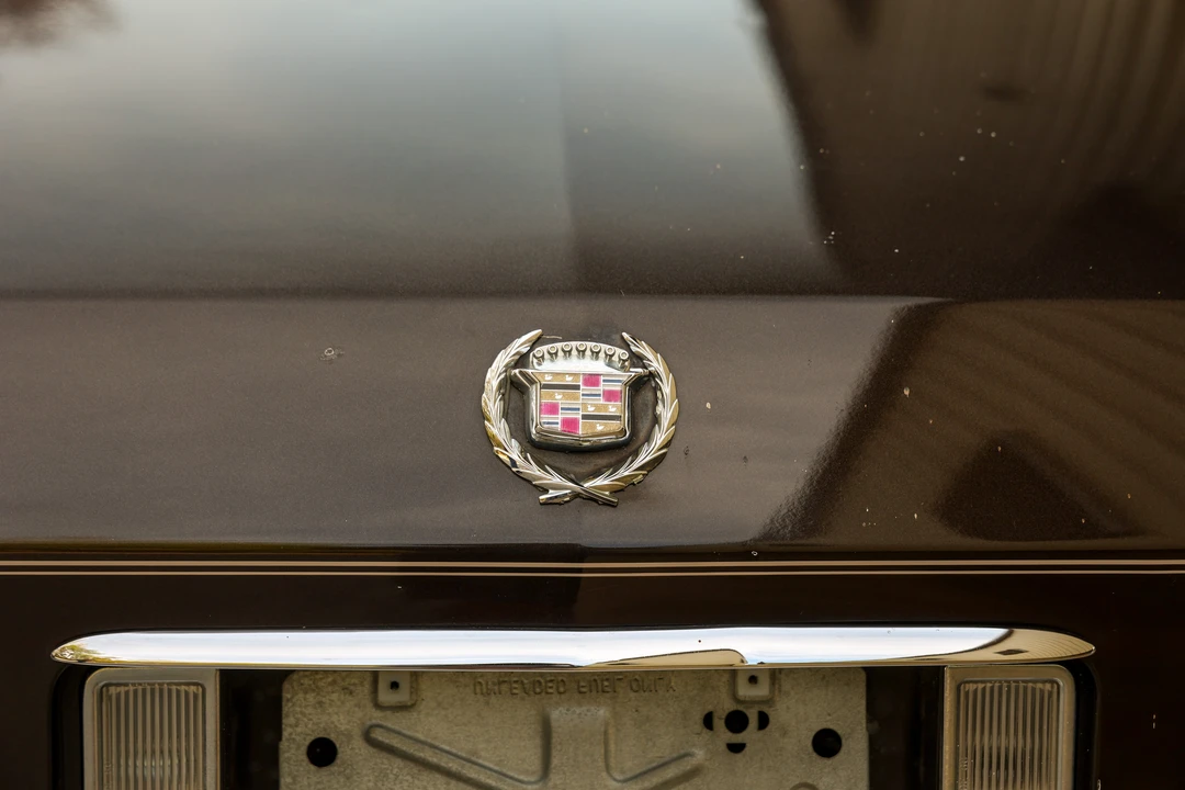 1991 Cadillac Brougham - Image 21 of 31
