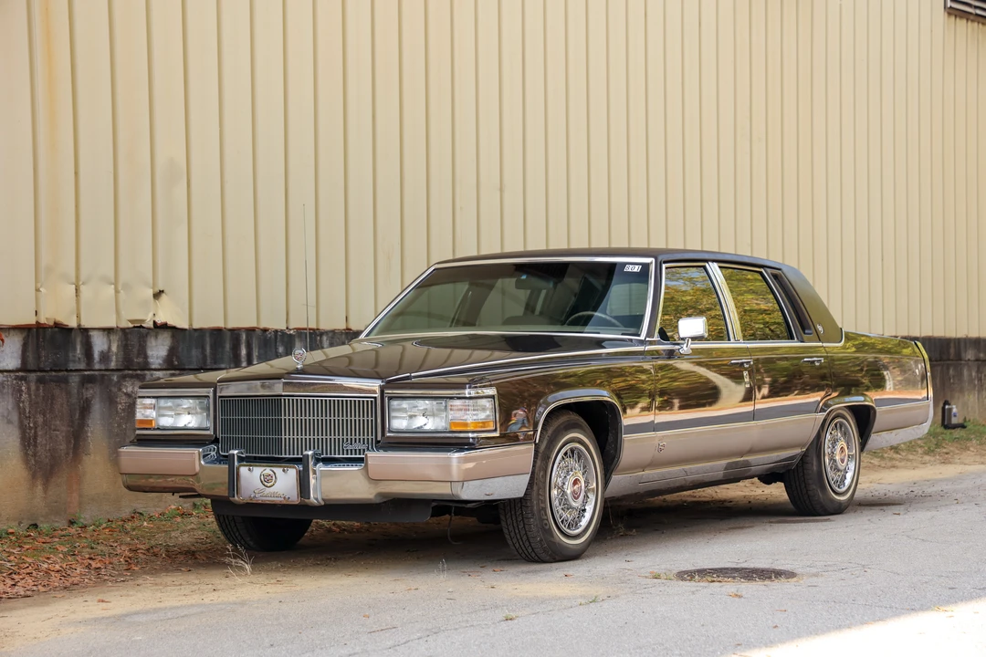 1991 Cadillac Brougham - Image 11 of 31