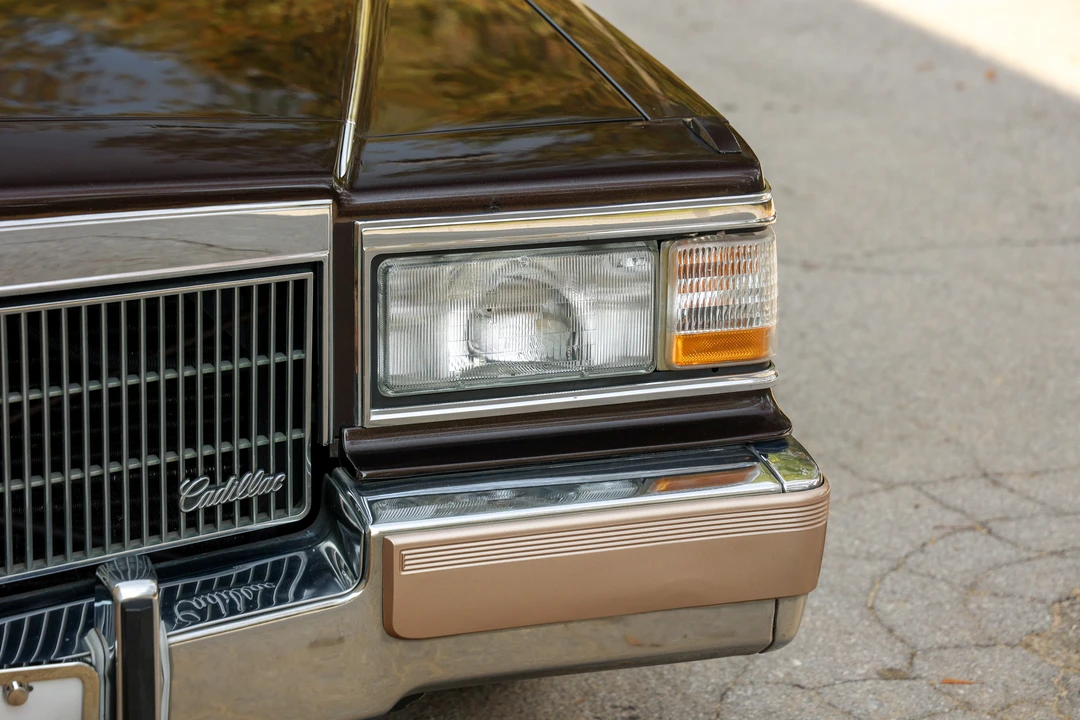 1991 Cadillac Brougham - Image 30 of 31