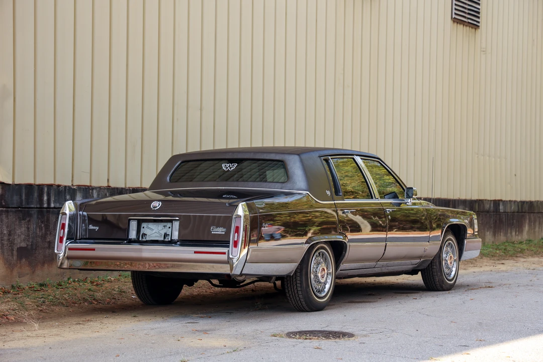 1991 Cadillac Brougham - Image 13 of 31