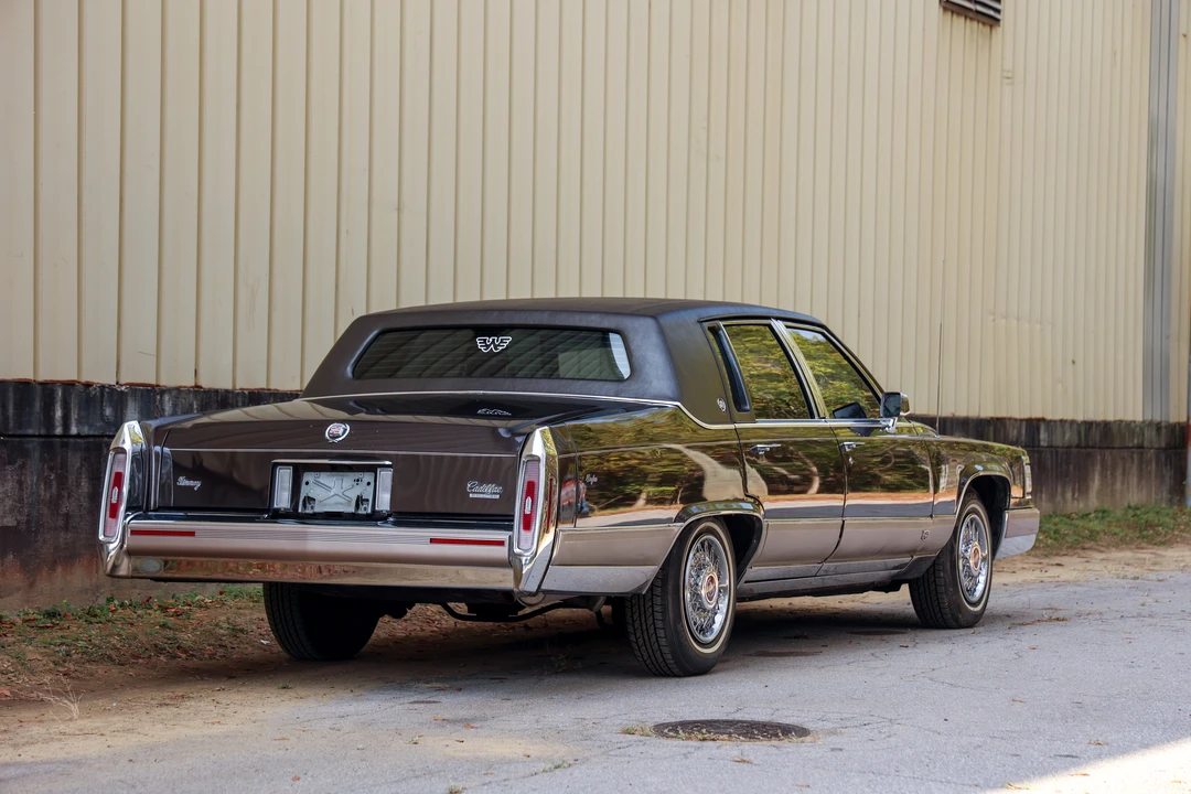 1991 Cadillac Brougham - Image 14 of 31