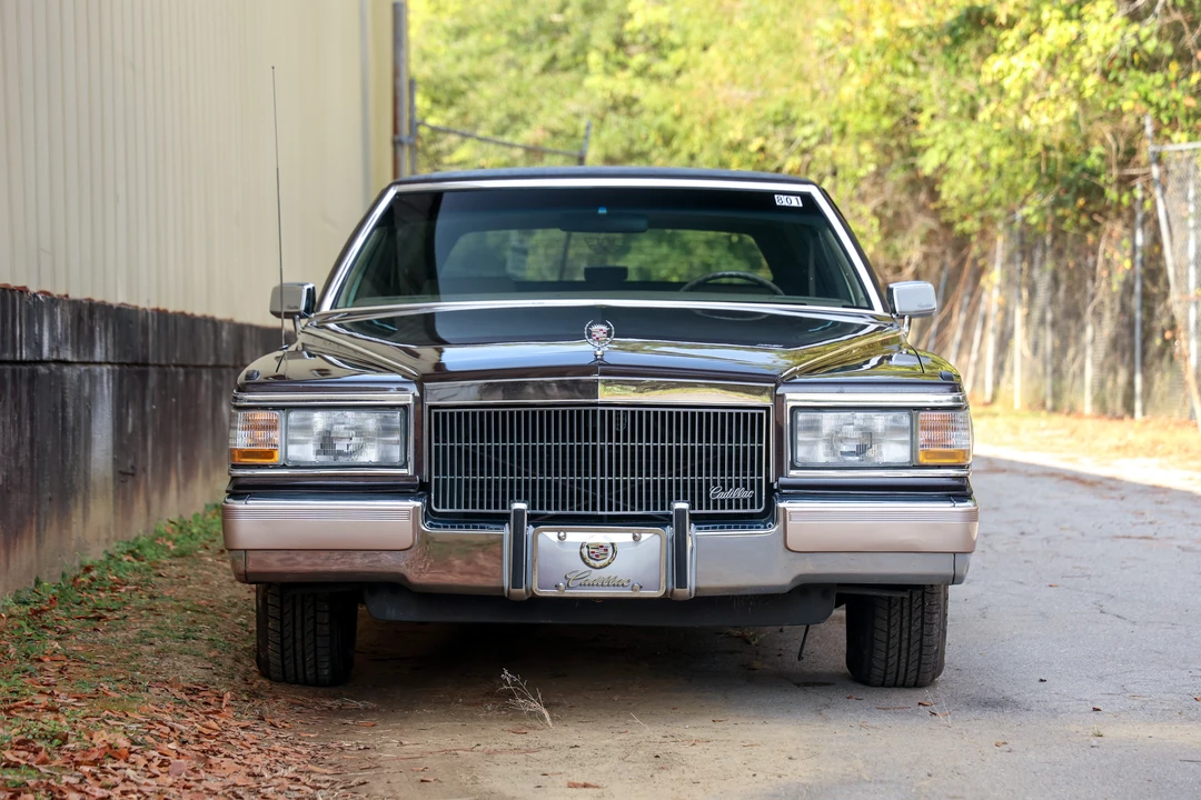 1991 Cadillac Brougham - Image 12 of 31