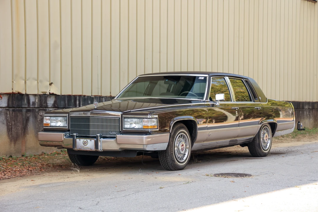 1991 Cadillac Brougham - Image 9 of 31