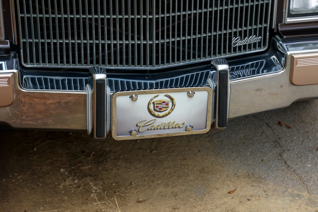 1991 Cadillac Brougham - Image 27 of 31