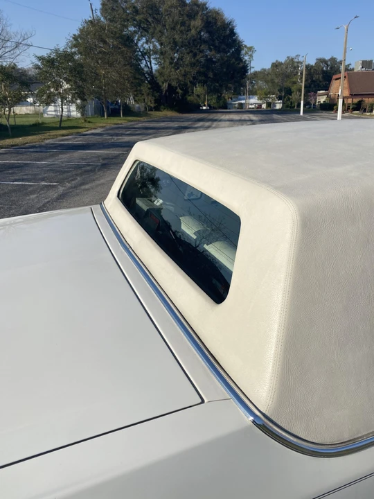 1991 Cadillac Brougham - Image 15 of 31